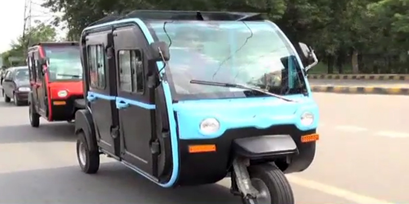 Air-conditioned electric rickshaw