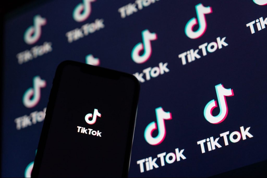 TikTok's Ad Revenue to Surpass Twitter and Snapchat Combined in 2022