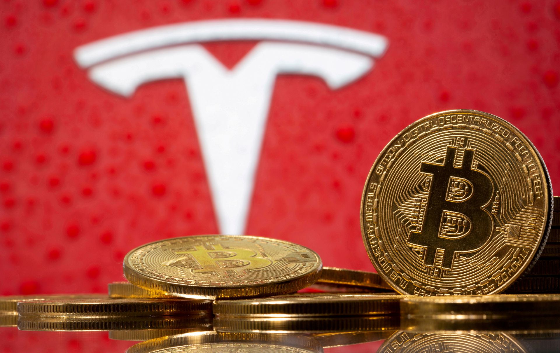 Tesla, Block and Blockstream Team up to Mine Bitcoin off Solar Power in Texas